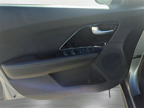 Used 2022 Kia Niro EX w/ Cold Weather Package image 21