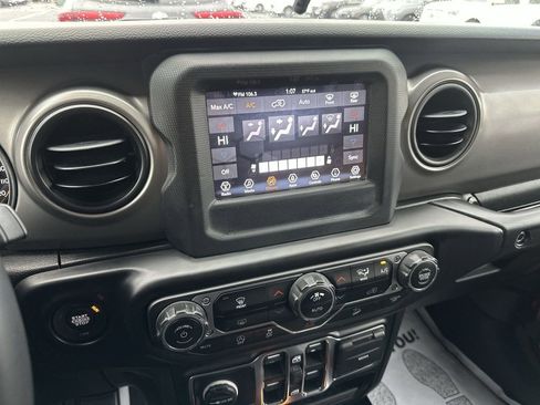 Used 2021 Jeep Wrangler Unlimited Sport image 18