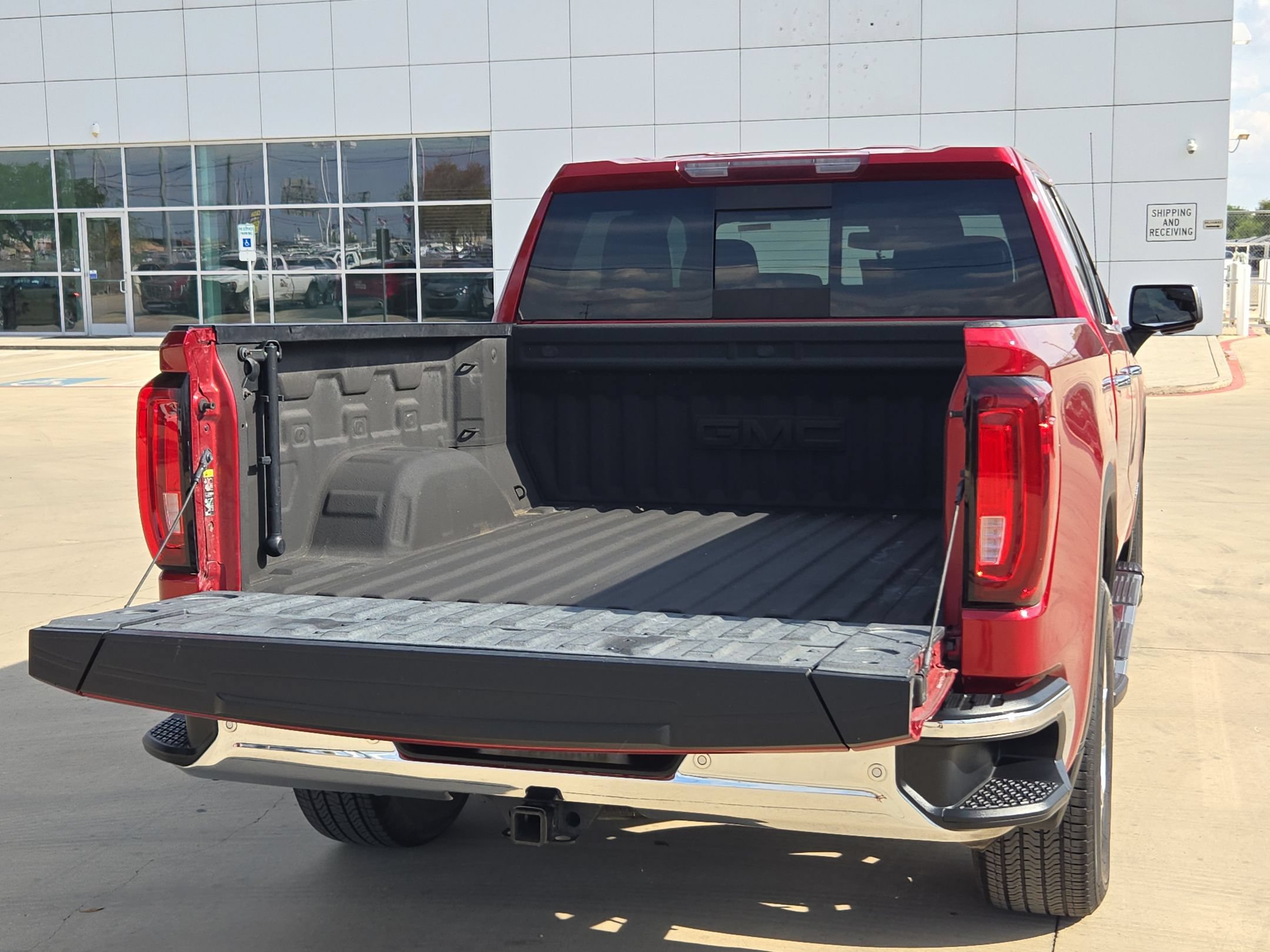 Certified 2022 GMC Sierra 1500 SLT RWD image 23