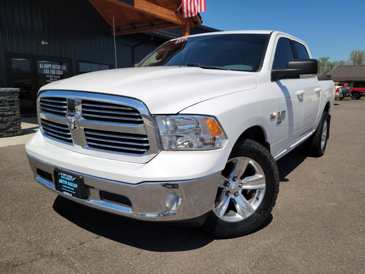 Used 2019 RAM 1500 Classic SLT w/ SLT Plus D←cor Group AWD/4WD image 1