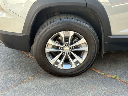 Used 2025 Chevrolet Equinox LT image 30