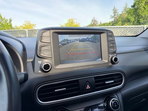 Used 2019 Hyundai Kona Limited AWD/4WD image 17