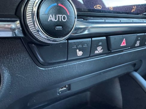 Used 2019 MAZDA MAZDA3 AWD Sedan w/ Preferred Package image 19