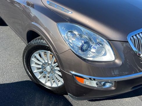 Used 2012 Buick Enclave Leather FWD image 2