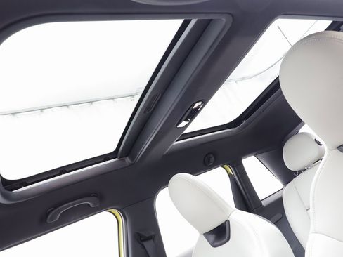 Certified 2025 MINI Cooper S image 12