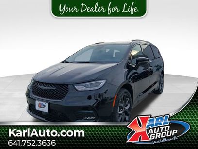 New 2026 Chrysler Pacifica Limited w/ S Appearance Package