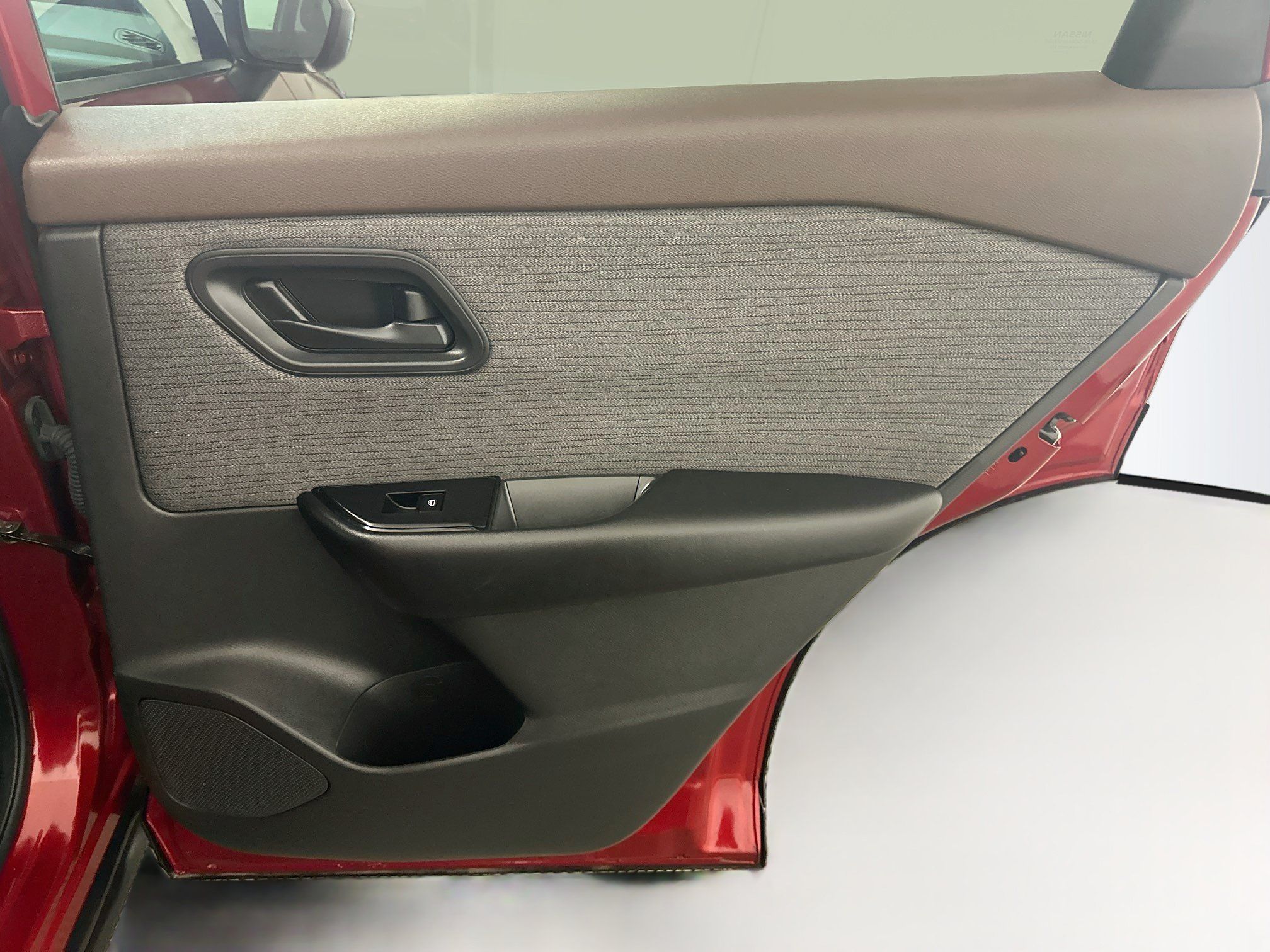 Used 2023 Nissan Rogue S AWD/4WD image 30