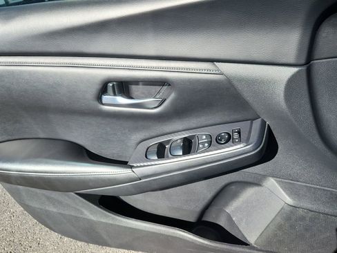 Used 2024 Nissan Sentra SV image 8