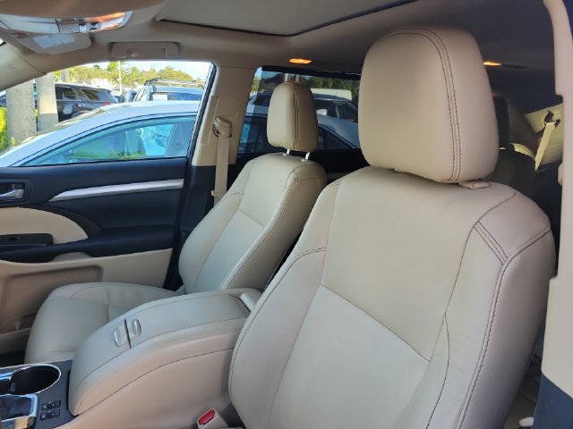 Used 2018 Toyota Highlander XLE FWD image 9