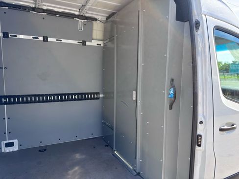 Used 2024 Mercedes-Benz Sprinter 2500 image 29