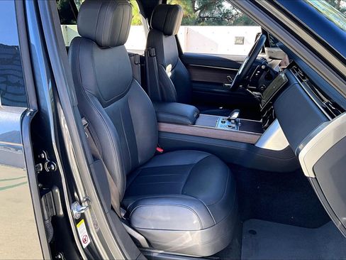 Used 2023 Land Rover Range Rover SE image 6