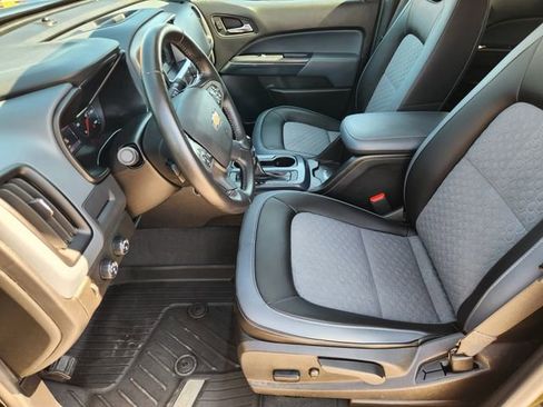 Used 2022 Chevrolet Colorado Z71 w/ Z71 Midnight Edition AWD/4WD image 13