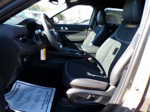 New 2026 Ford Explorer Tremor w/ Tremor Convenience Package image 19