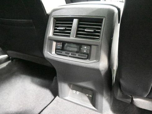 Used 2022 Volkswagen Atlas SEL R-Line AWD/4WD image 21