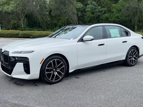 New 2025 BMW i7 xDrive60 image 4