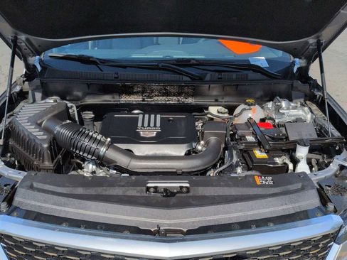 Used 2025 Cadillac XT6 Luxury image 28