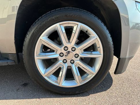 Used 2018 Chevrolet Suburban LT AWD/4WD image 41