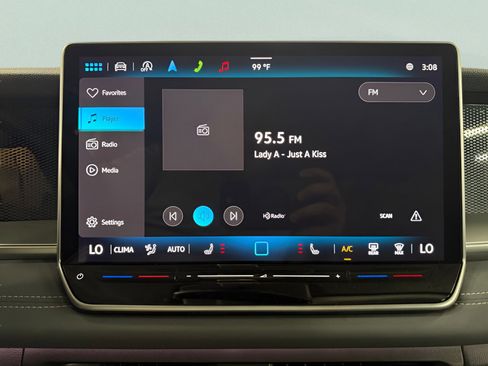 New 2025 Volkswagen Tiguan SE image 16