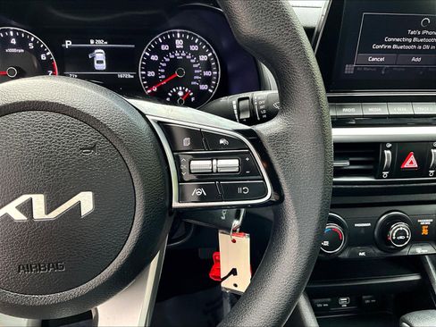 Certified 2023 Kia Forte LXS w/ LXS Technology Package FWD image 12