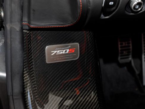Used 2024 McLaren 750S Spider RWD image 51
