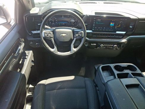 Used 2025 Chevrolet Silverado 1500 LT AWD/4WD image 11