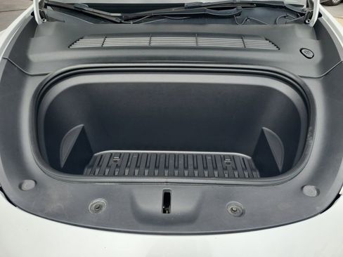 Used 2022 Tesla Model Y Performance AWD/4WD image 16