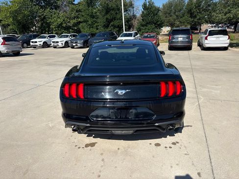 Used 2018 Ford Mustang Premium RWD image 6