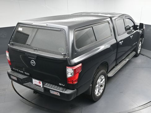 Used 2017 Nissan Titan SV image 35