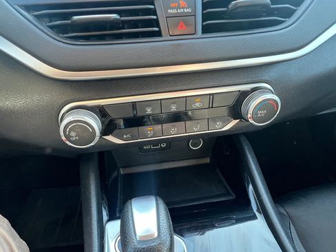Used 2021 Nissan Altima 2.5 SV FWD image 24