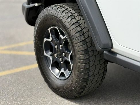 Used 2023 Jeep Wrangler Unlimited Rubicon 4xe w/ Cold Weather Group AWD/4WD image 9