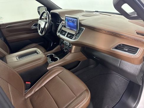 Used 2021 Chevrolet Tahoe High Country w/ Premium Package image 13