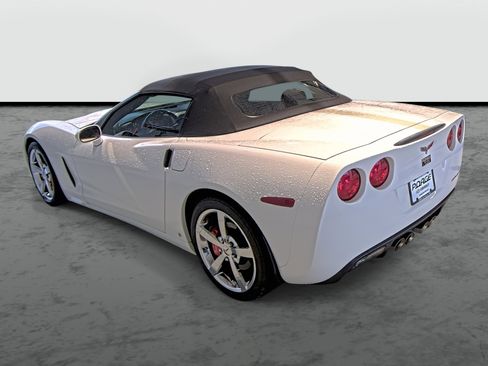 Used 2006 Chevrolet Corvette Convertible w/ Preferred Equipment Group image 2