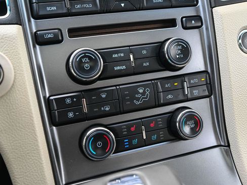 Used 2010 Ford Taurus Limited FWD image 44