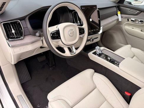 New 2026 Volvo XC90 T8 Ultra image 4