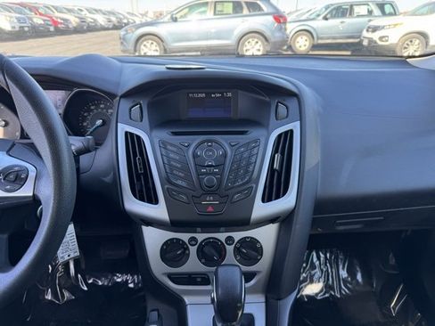 Used 2014 Ford Focus SE w/ SE Winter Package image 2