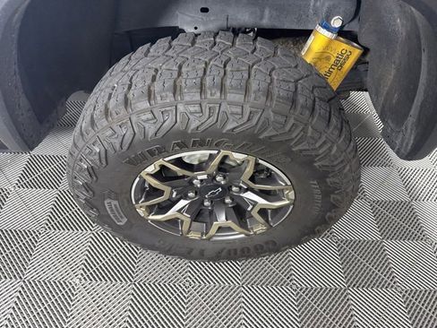 Used 2023 Chevrolet Colorado ZR2 w/ ZR2 Convenience Package III image 8