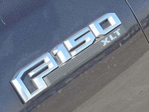 Used 2015 Ford F150 XLT w/ Equipment Group 302A Luxury image 10