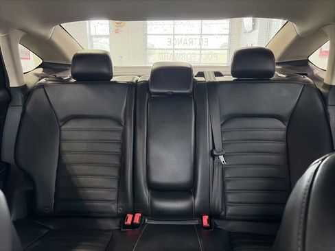 Used 2017 Ford Fusion SE w/ Fusion SE Technology Package image 13