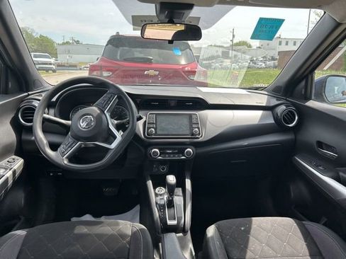 Used 2020 Nissan Kicks SV FWD image 5