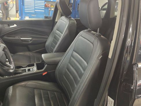 Used 2018 Ford Escape SEL w/ Canadian Touring Package image 2