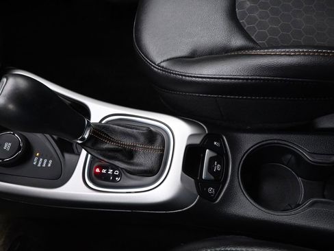 Used 2018 Jeep Compass Latitude w/ Popular Equipment Group image 33