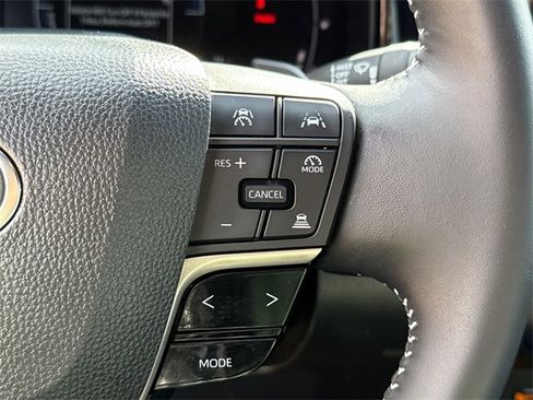 Used 2025 Toyota Camry SE image 27