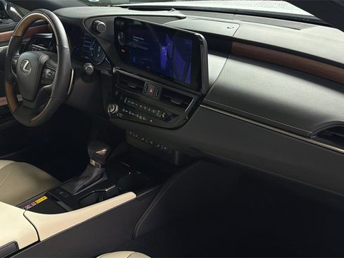 Certified 2025 Lexus ES 350 Ultra Luxury w/ Accessory Package (Z2) image 10