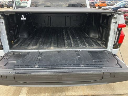 Used 2025 Ford F150 Lightning Lariat image 28