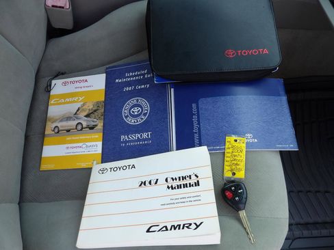 Used 2007 Toyota Camry XLE FWD image 17