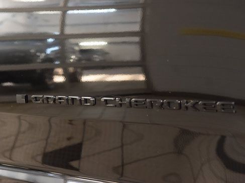 Used 2025 Jeep Grand Cherokee L Summit image 16