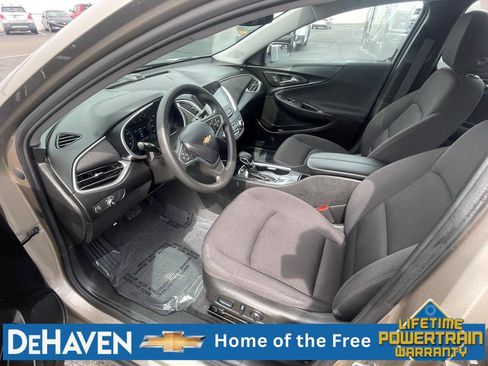 Used 2022 Chevrolet Malibu LT FWD image 9
