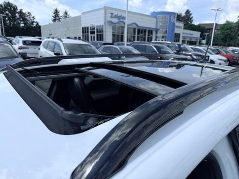 Used 2023 Jeep Cherokee Altitude Lux w/ Lux Elite Package AWD/4WD image 11