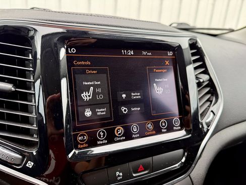 Used 2019 Jeep Cherokee Limited AWD/4WD image 27
