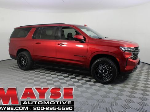 Used 2023 Chevrolet Suburban RST AWD/4WD image 1
